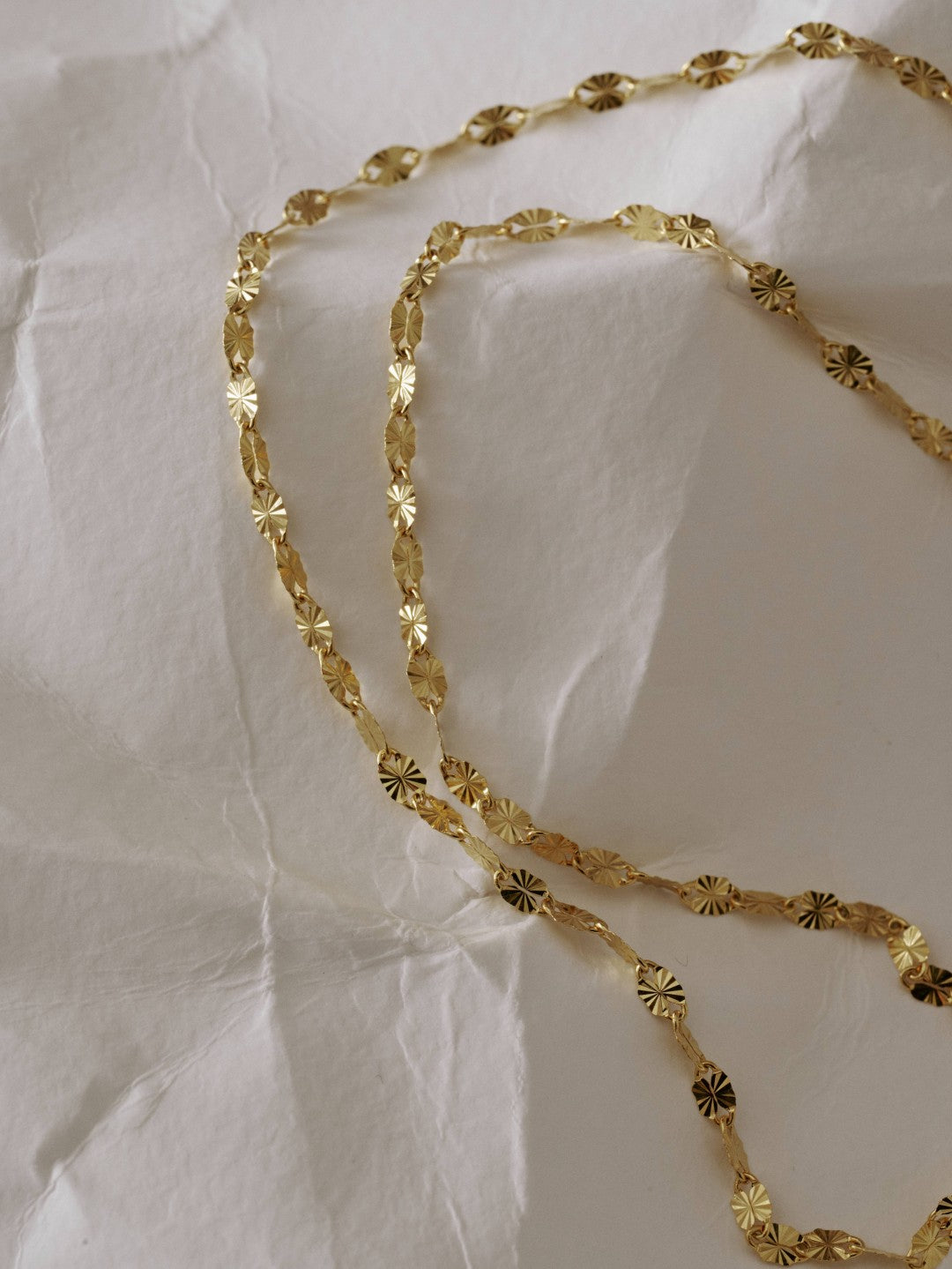 Golden Kiss Chain Simple Necklace gembea jewelry