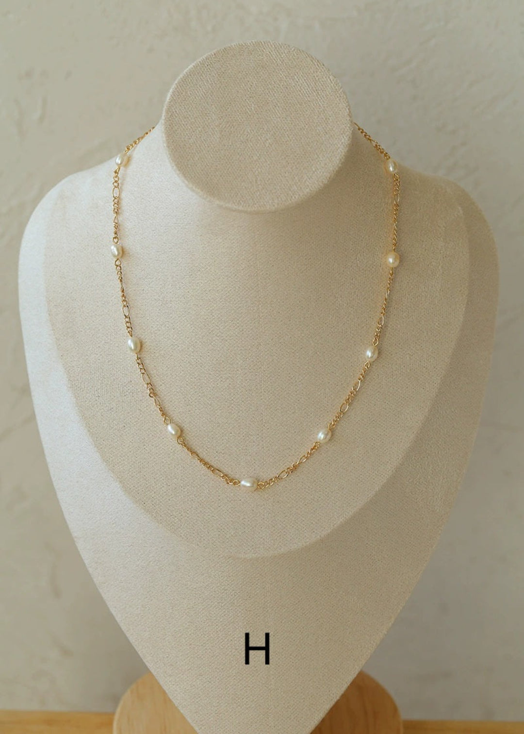 Overlay Natural Pearl Pendant Necklace