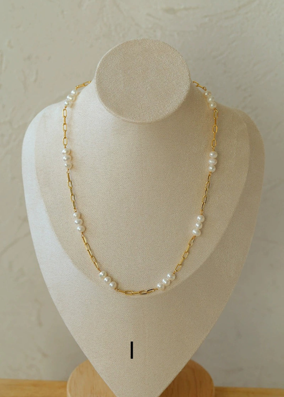 Overlay Natural Pearl Pendant Necklace