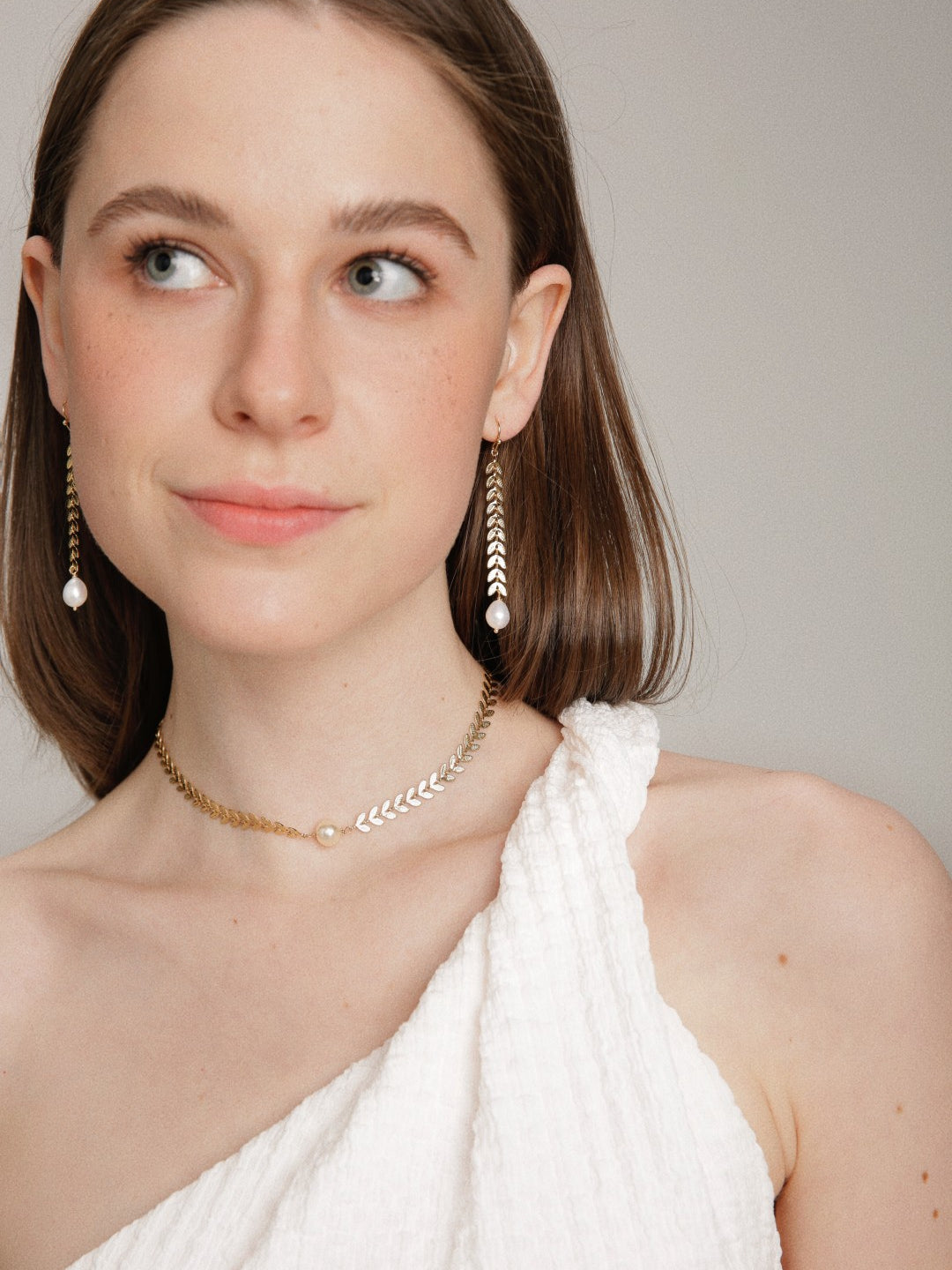 Gembea Jewelry Love and the City Leaf Choker Necklace