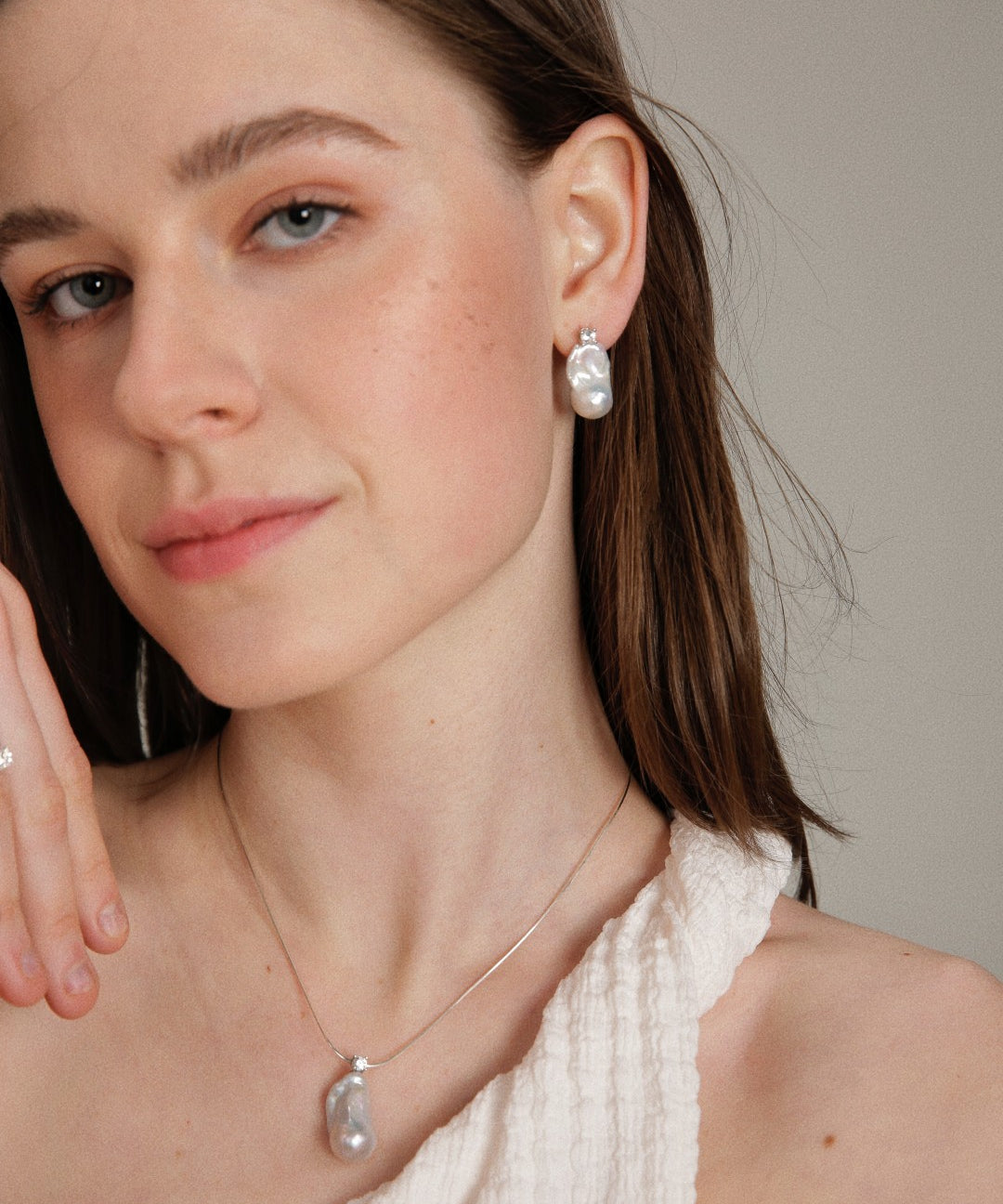 Gembea Jewelry Baroque Pendant Chain Necklace