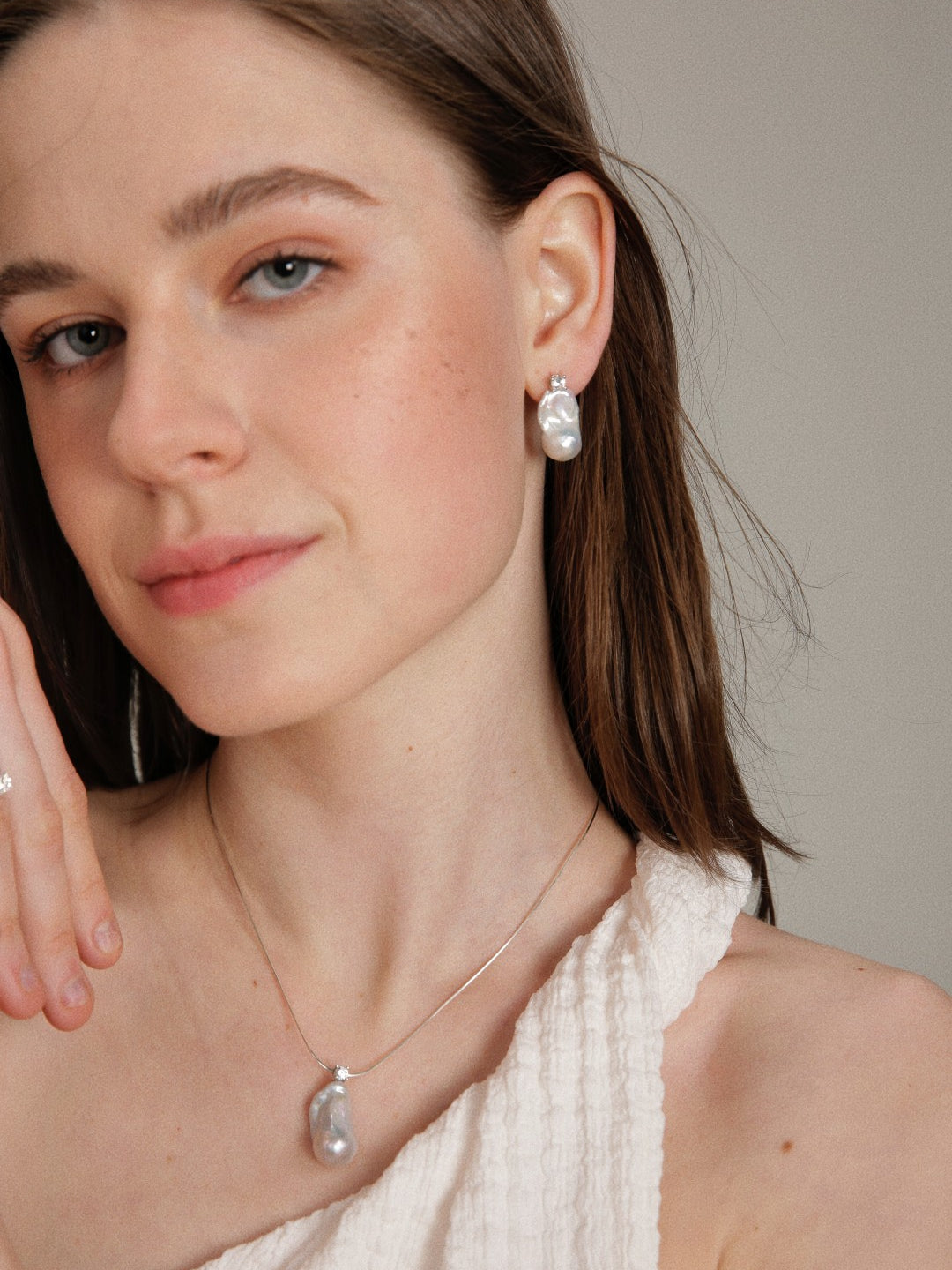 Gembea Jewelry Baroque Pendant Chain Necklace