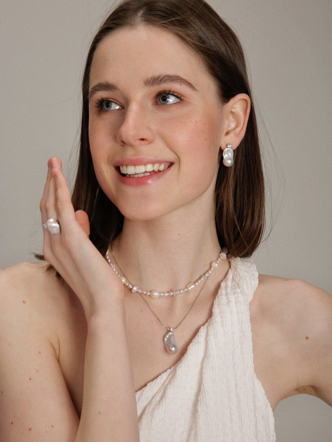 Gembea Jewelry Simple Freshwater Pearl Necklace