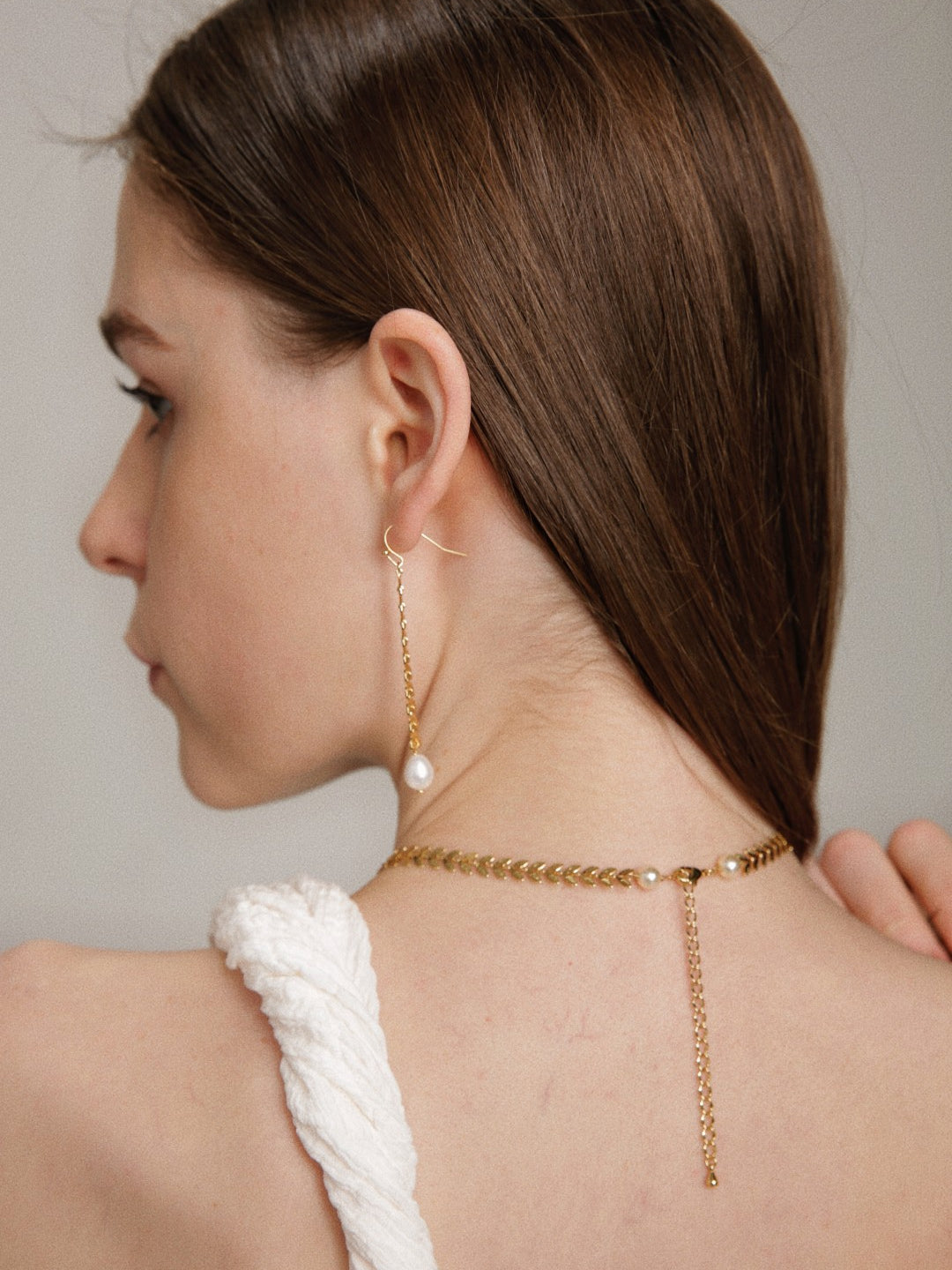 Gembea Jewelry Love and the City Leaf Choker Necklace