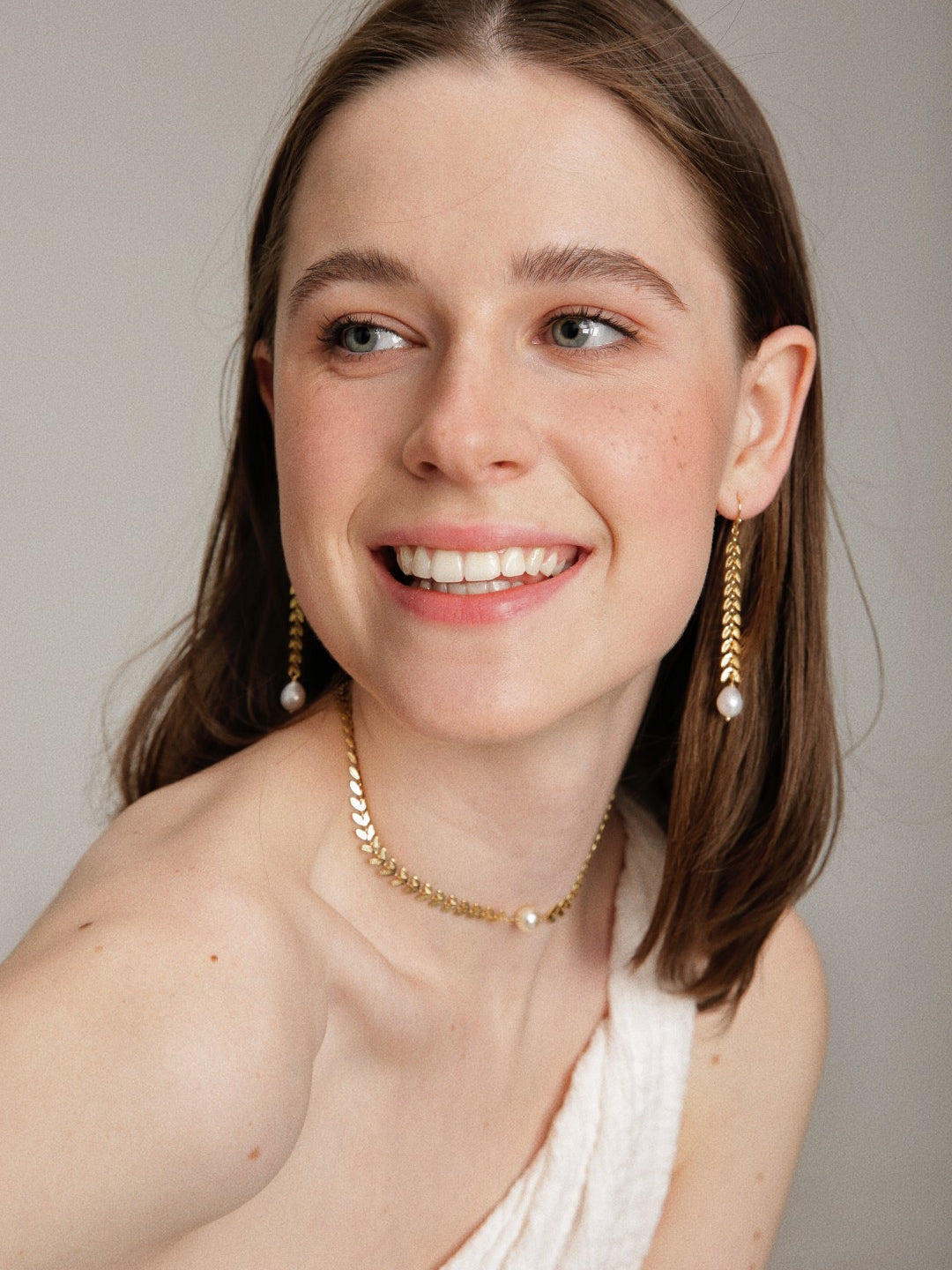 Gembea Jewelry Love and the City Leaf Choker Necklace