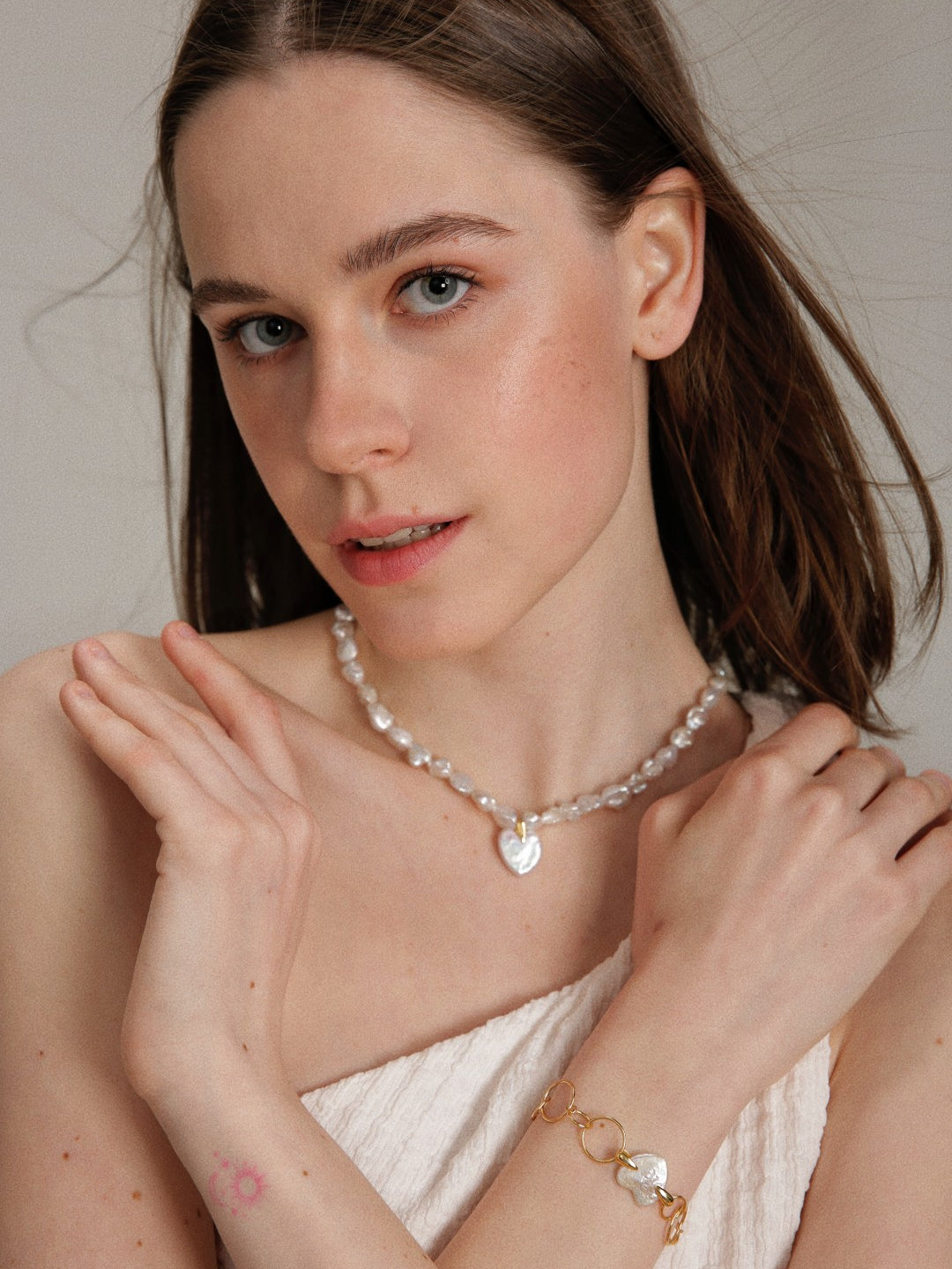 Gembea JewelryLove Pendant Shaped Baroque Pearl Beaded Necklace