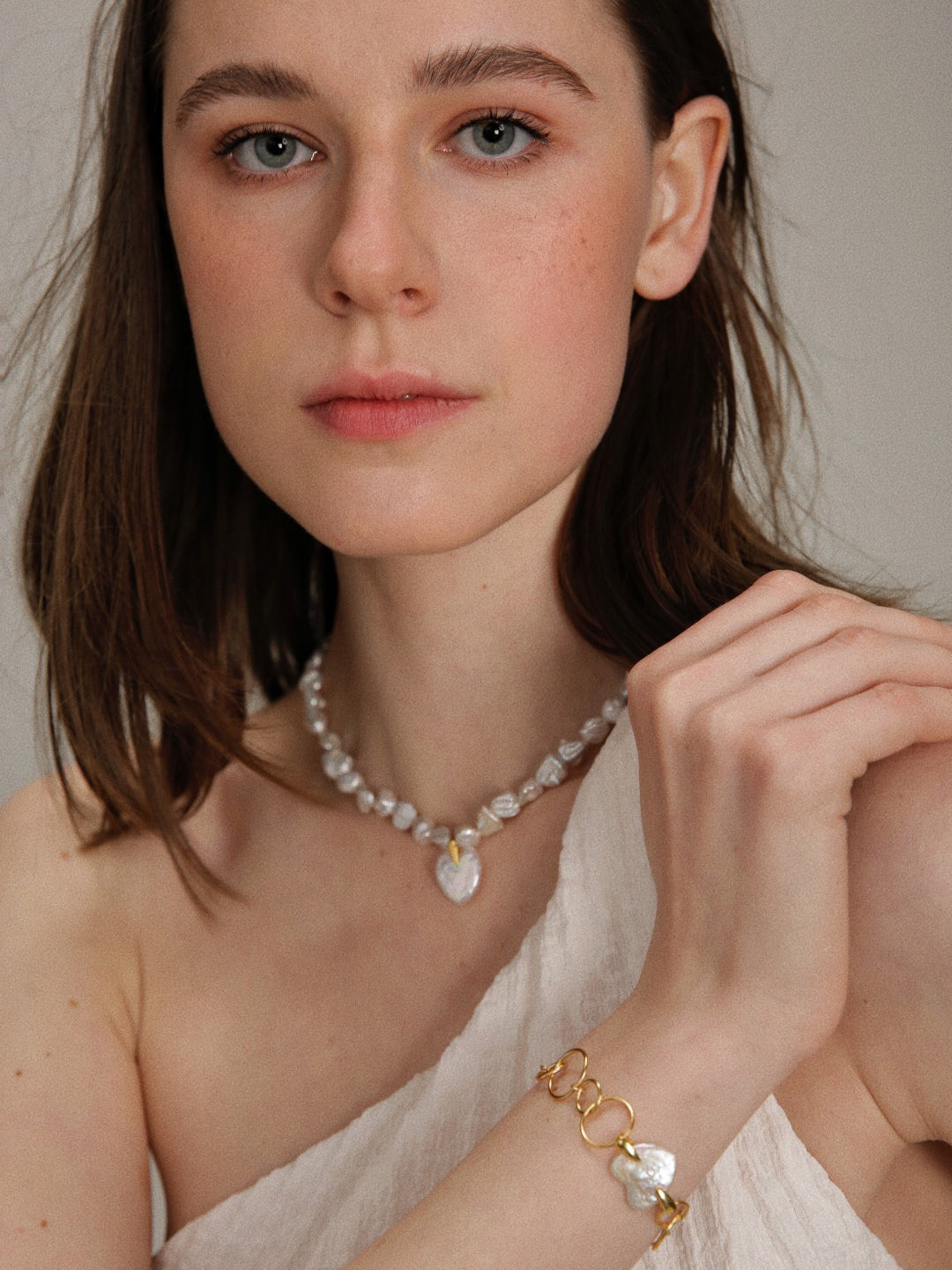 Gembea JewelryLove Pendant Shaped Baroque Pearl Beaded Necklace