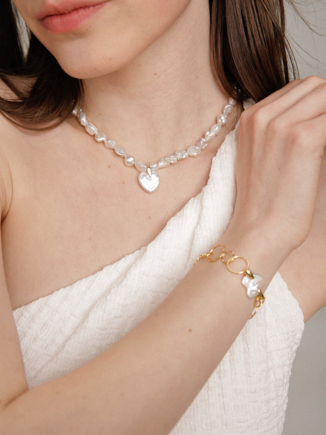 Gembea JewelryLove Pendant Shaped Baroque Pearl Beaded Necklace