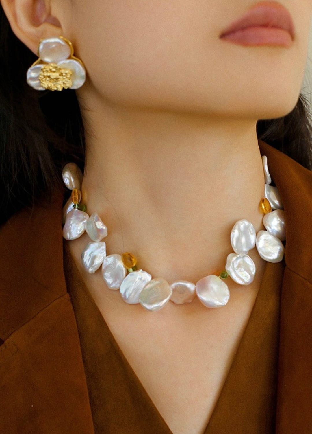 Large Petal Baroque Pearl Collarbone Choker Necklace