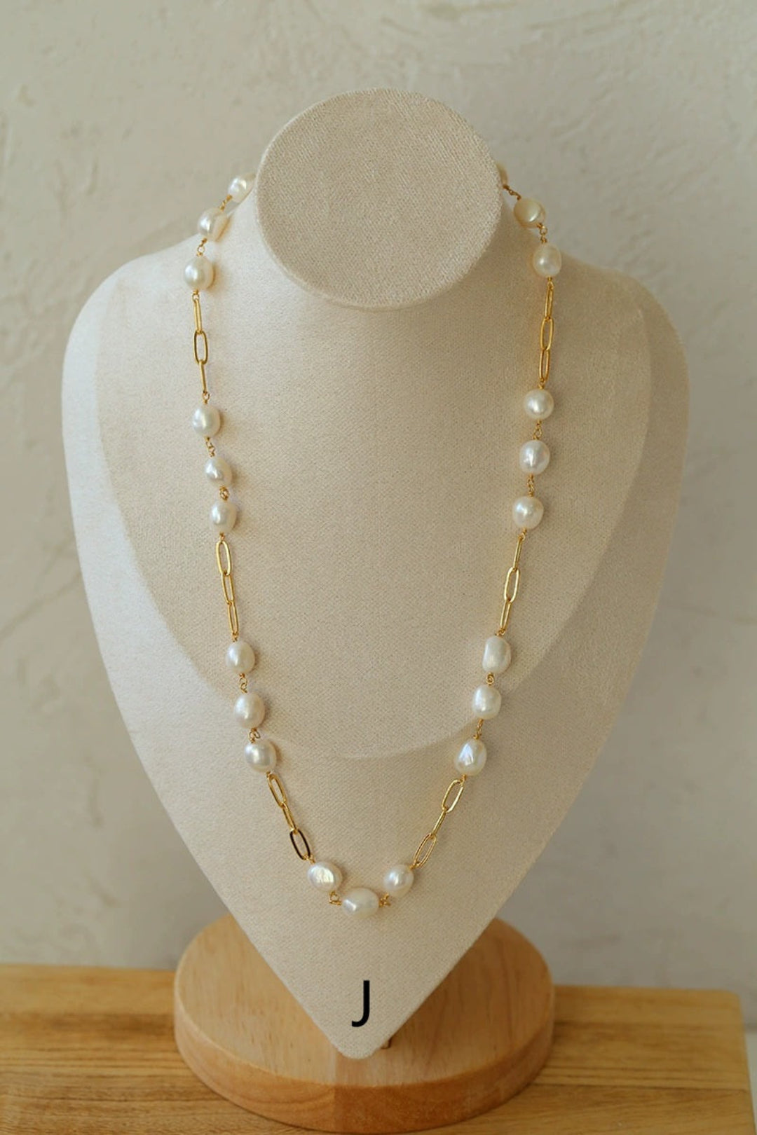 Overlay Natural Pearl Pendant Necklace