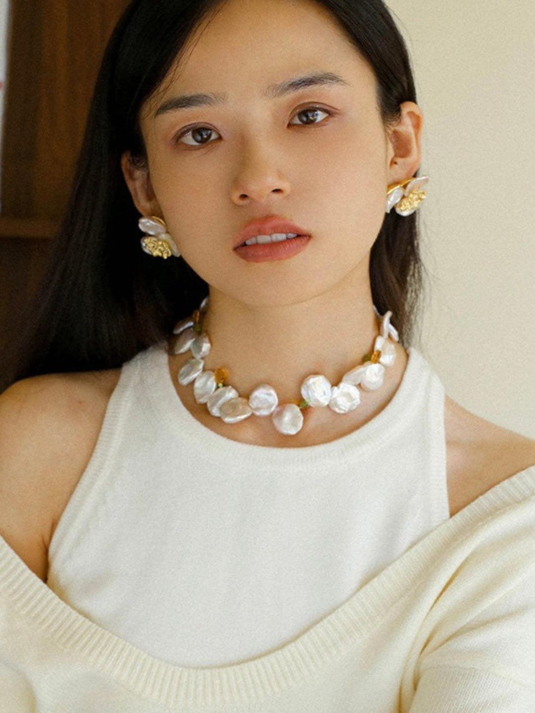 Large Petal Baroque Pearl Collarbone Choker Necklace - Gembea Jewelry