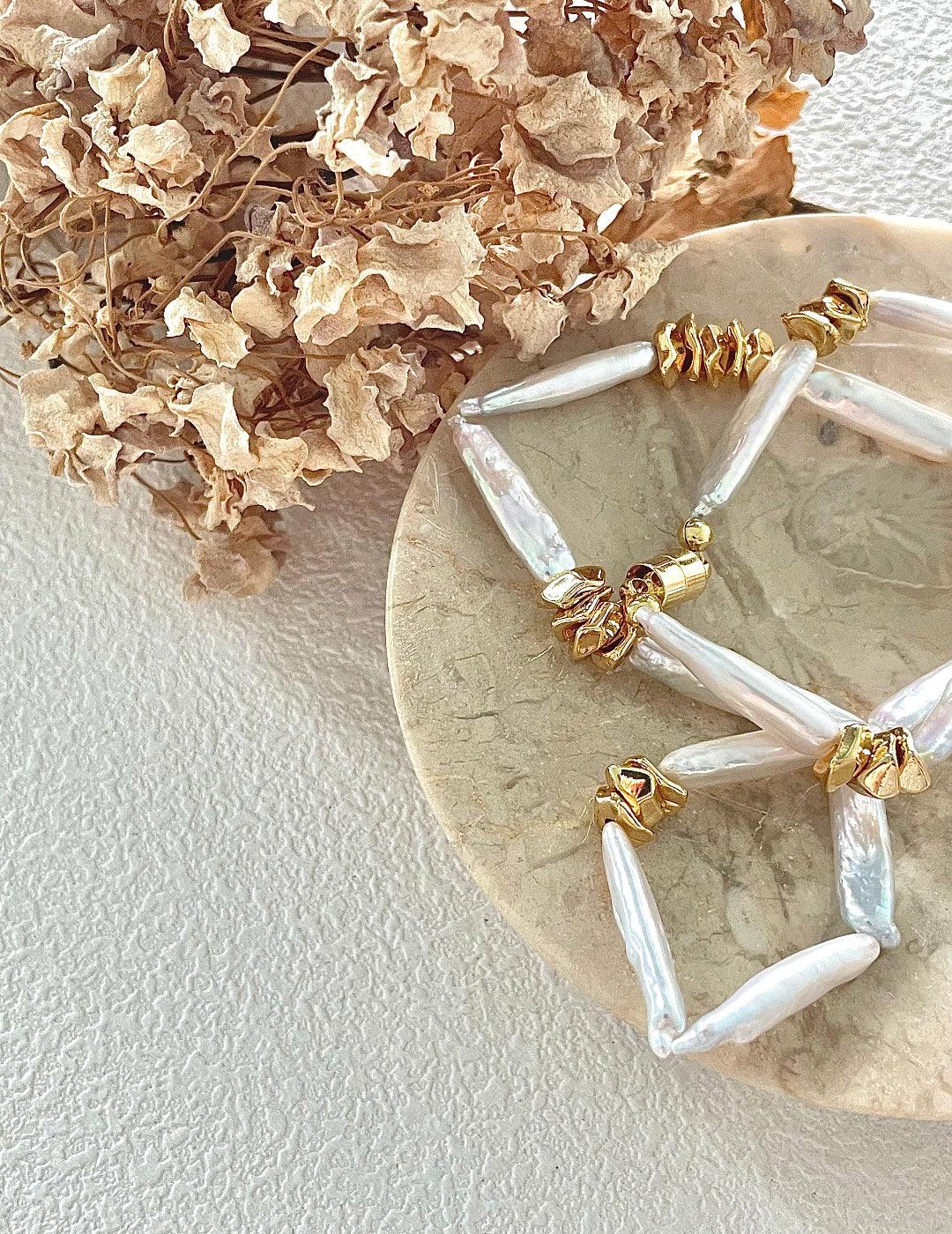 Metal Bean Strip Baroque Pearl Necklace - Gembea Jewelry