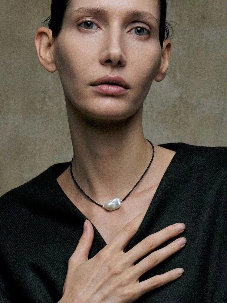 Minimalist Baroque Pearl Black Agate Beaded Necklace-Gembea Jewelry