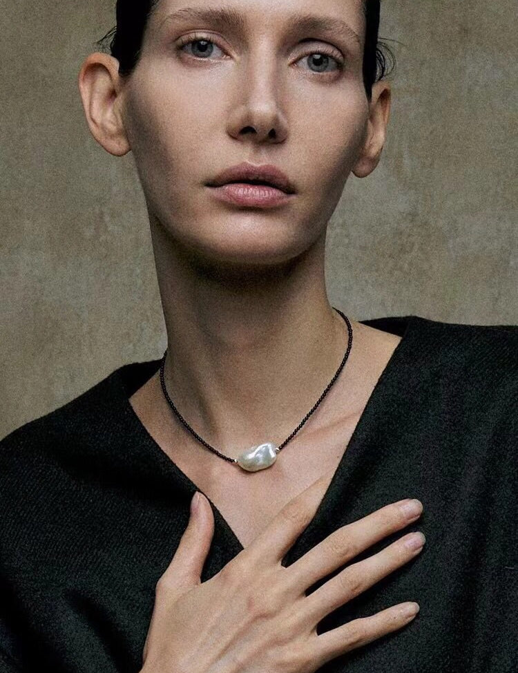 Minimalist Baroque Pearl Black Agate Beaded Necklace-Gembea Jewelry