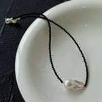 Minimalist Baroque Pearl Black Agate Beaded Necklace-Gembea Jewelry