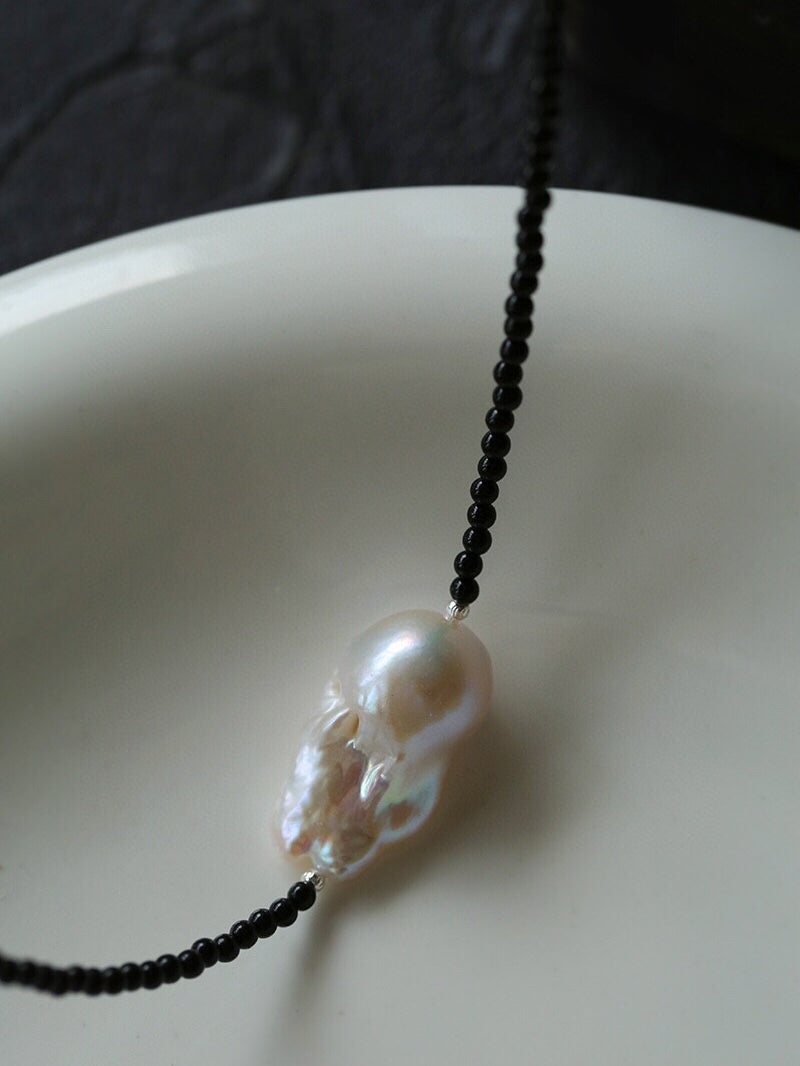 Minimalist Baroque Pearl Black Agate Beaded Necklace-Gembea Jewelry