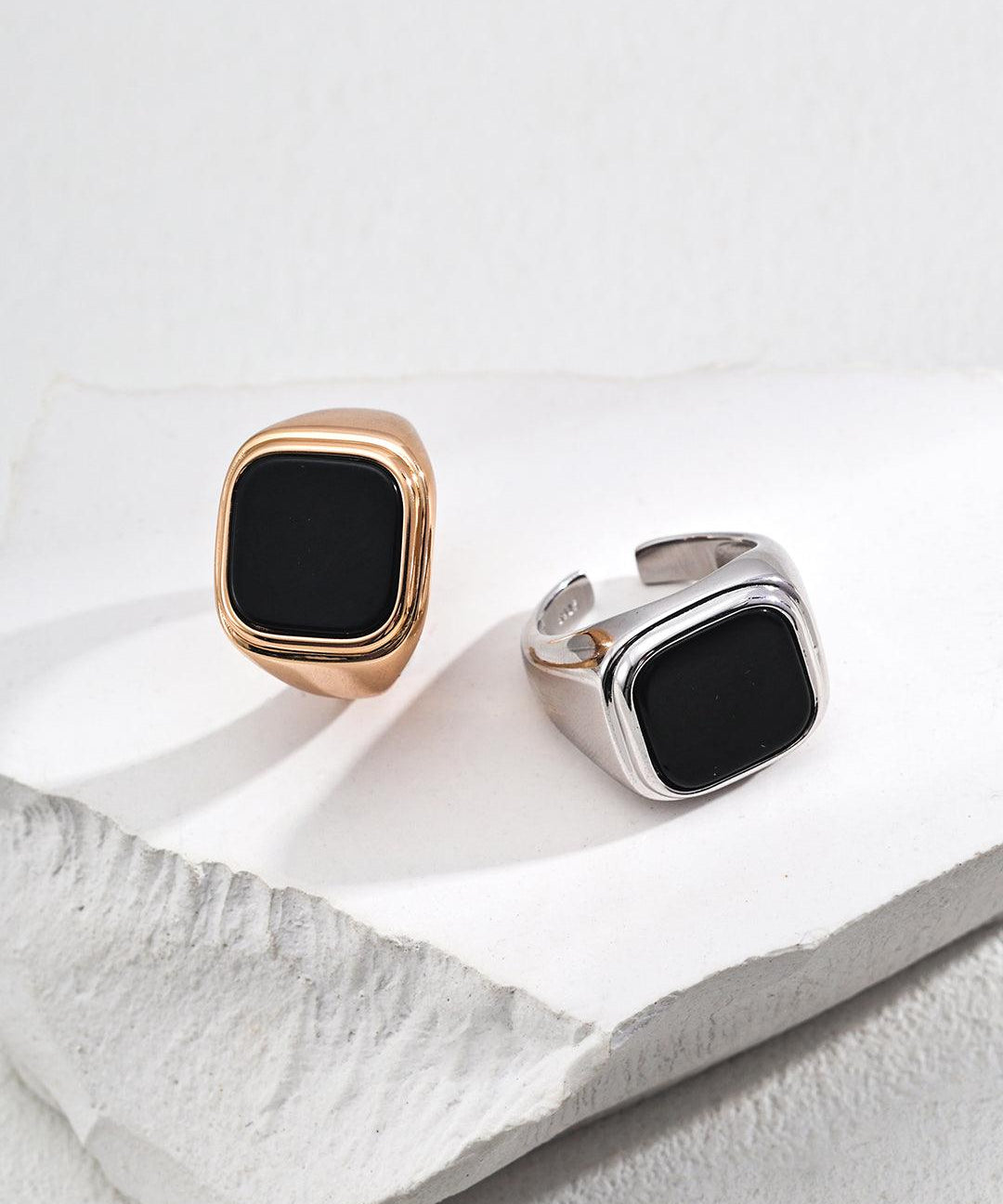 Minimalist Black Agate Signet Ring - Gembea Jewelry