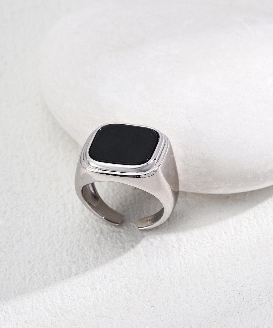 Minimalist Black Agate Signet Ring - Gembea Jewelry