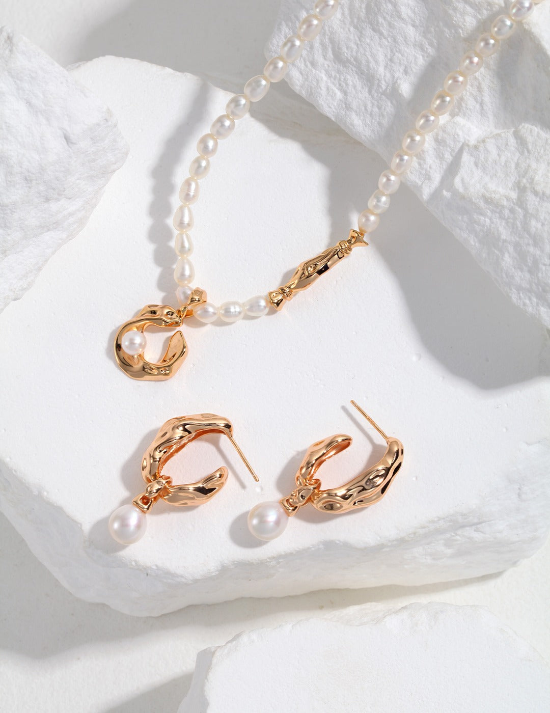 Minimalist Natural Freshwater Pearl Necklace-Gembea jewelry