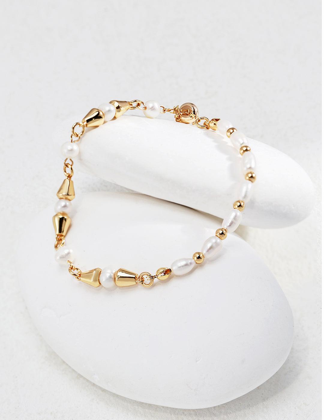 Minimalist French Style Gold and Pearl Beaded Bracelet Gembea - Gembea Jewelry