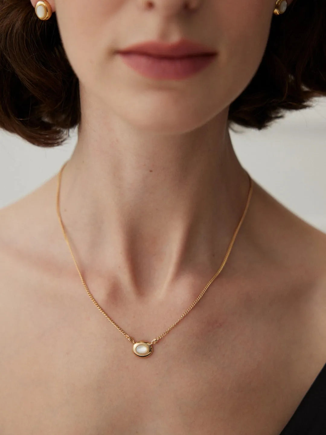 Mother of Pearl Pendant Chain Necklace - Gembea Jewelry