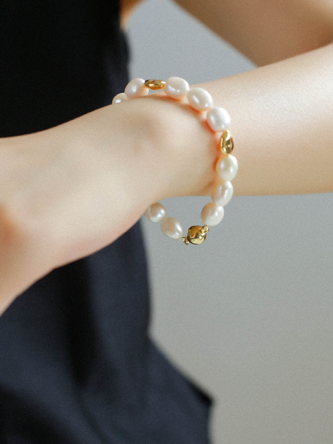 Magnetic Buckle Irregular Metal Pearl Bracelet