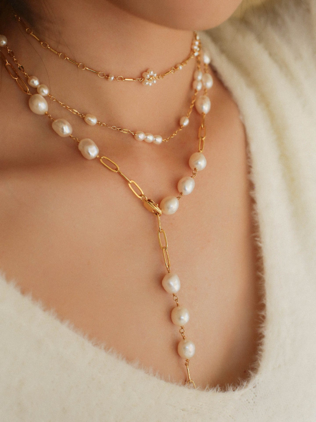 Overlay Natural Pearl Pendant Necklace