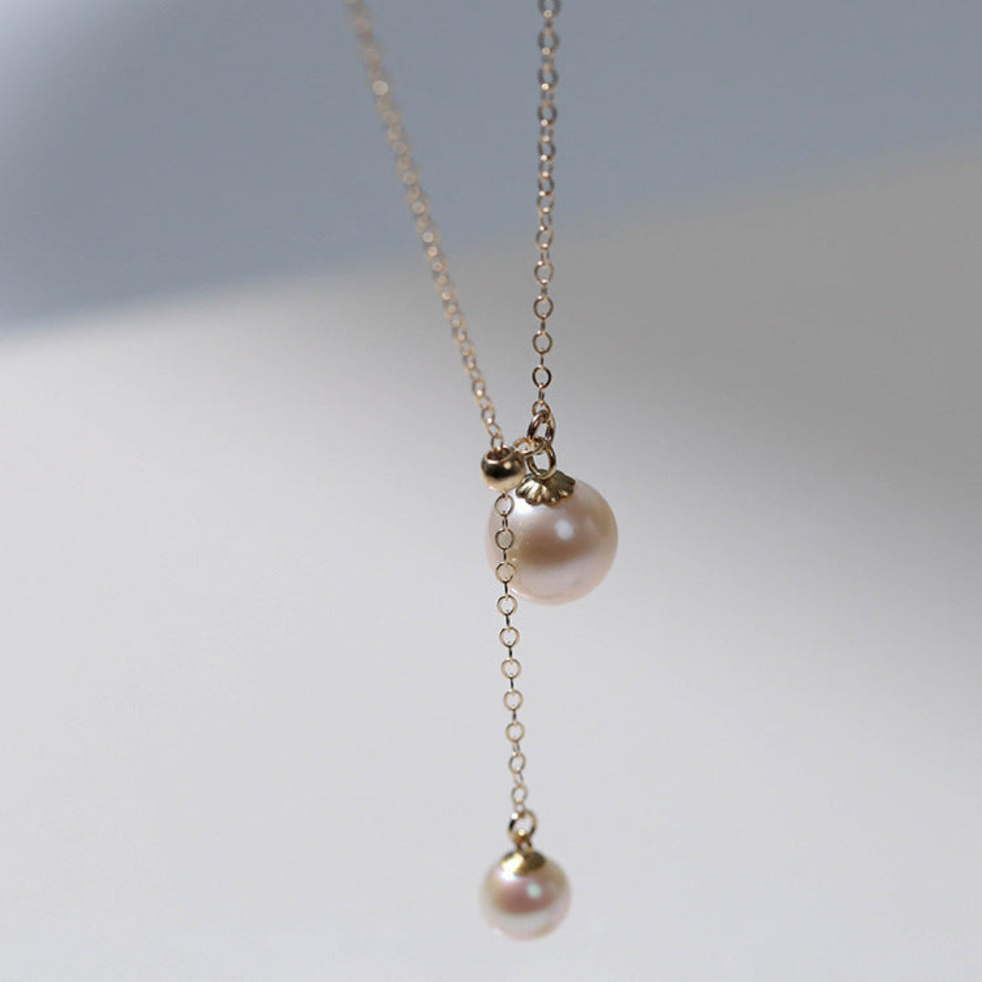 A Model Vintage 14K Gold Chain Pearl Necklace