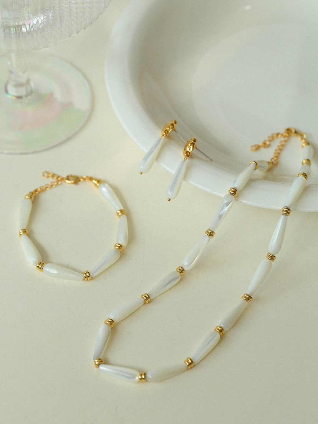 Handmade Drop White Mother of Pearl Necklace