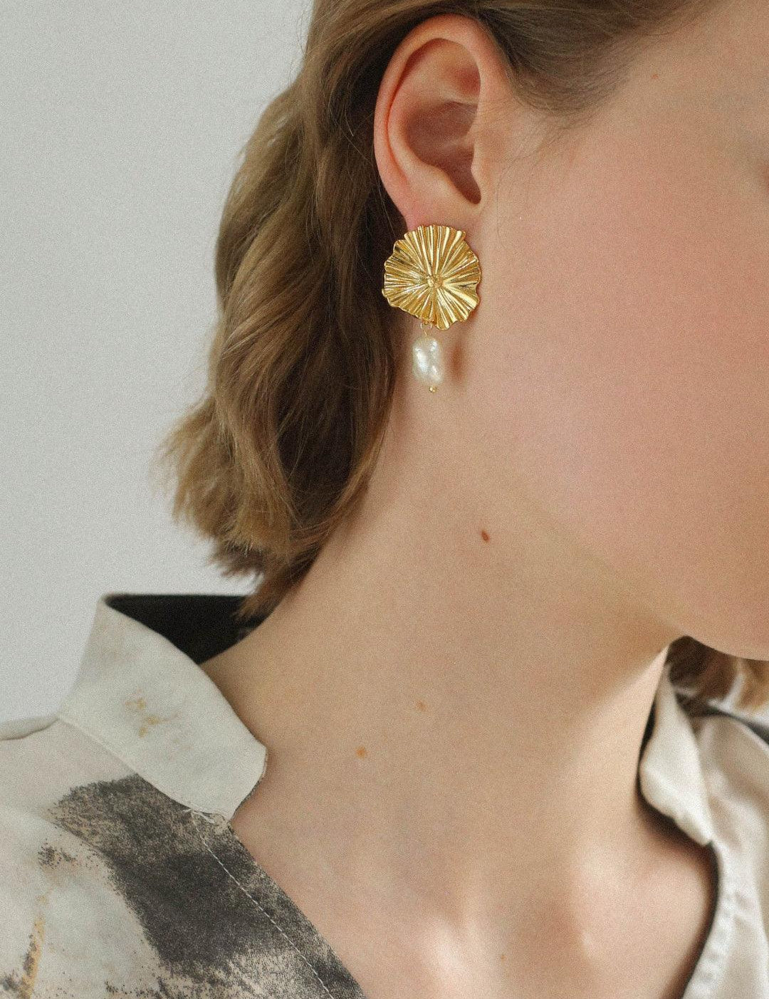 Simple Lotus Leaf Metallic Pearl Earrings - Gembea Jewelry