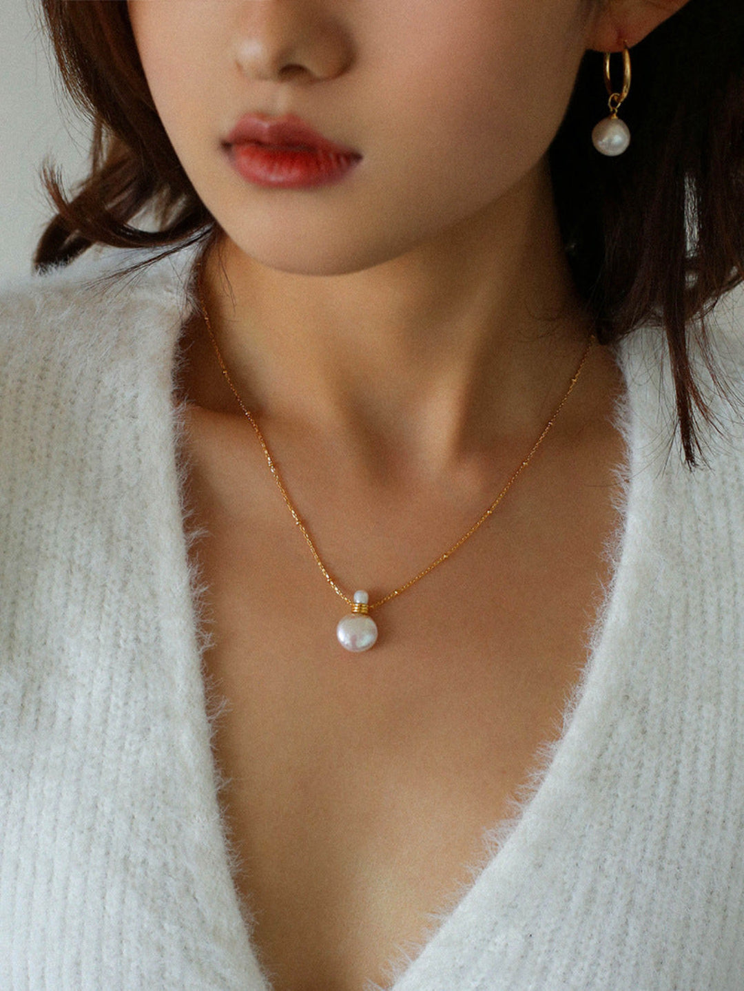 Perfume Bottle Shape Chain Pearl Necklace