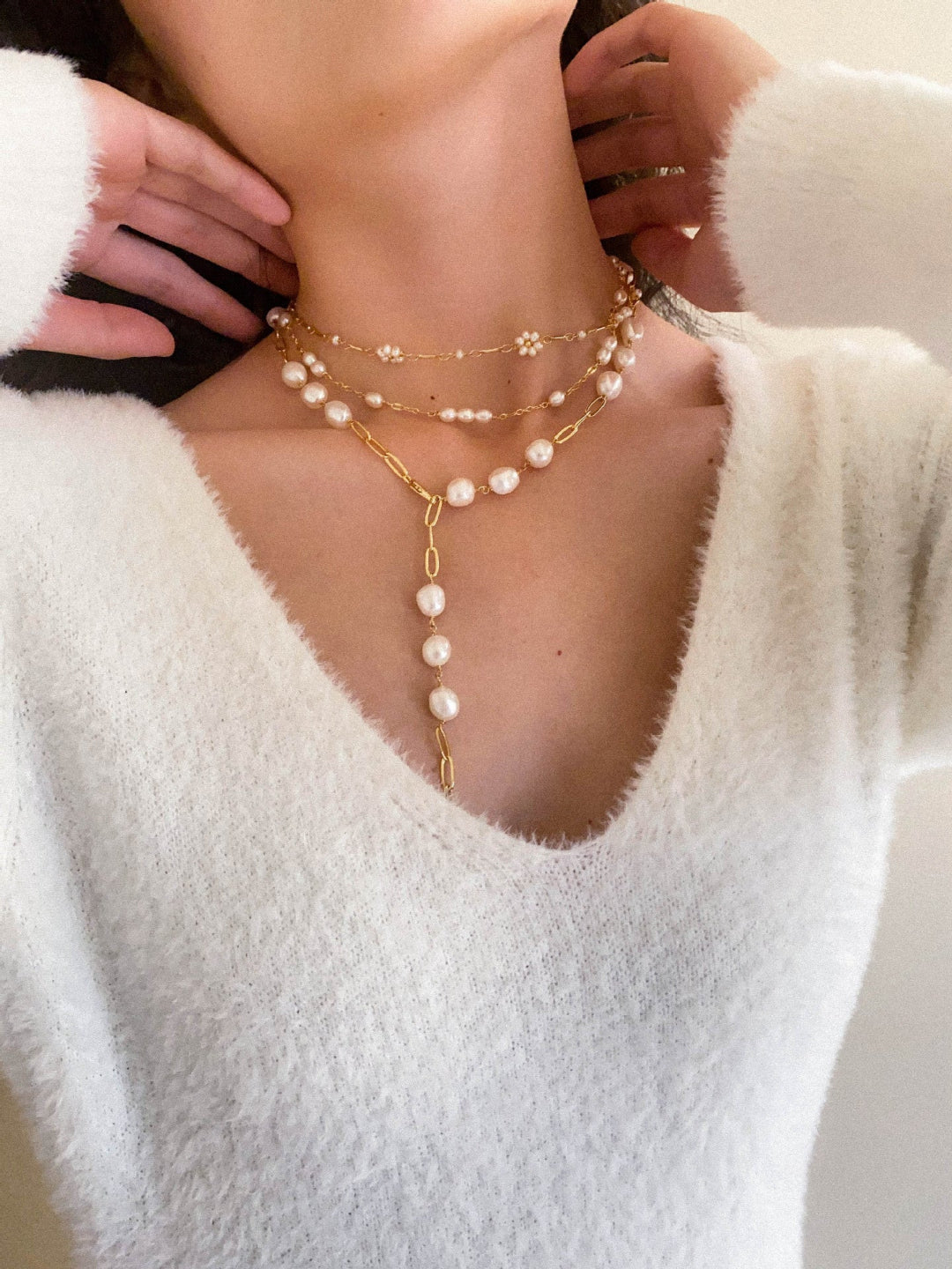 Overlay Natural Pearl Pendant Necklace