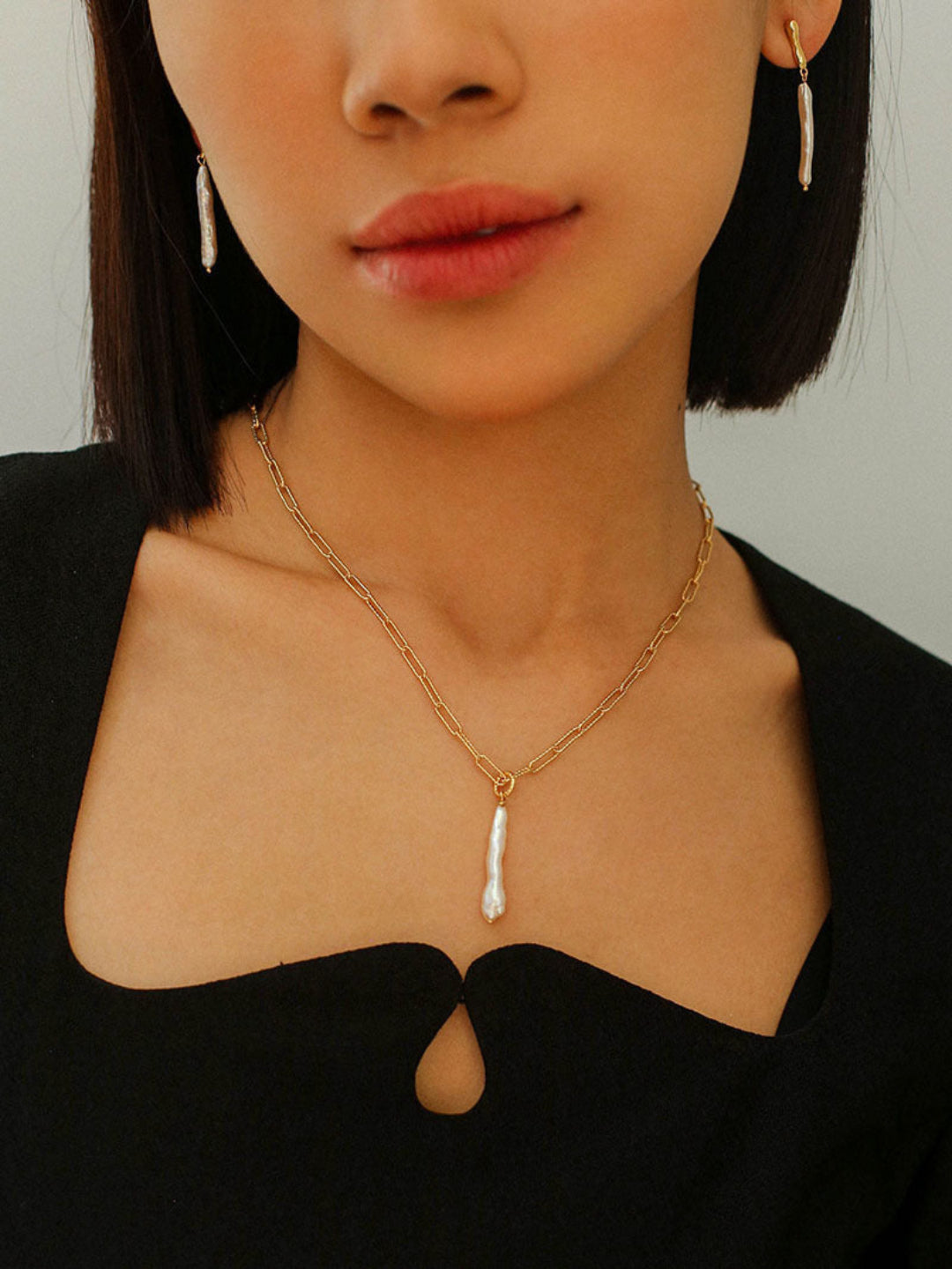 Gold Chain Baroque Pearl Necklace