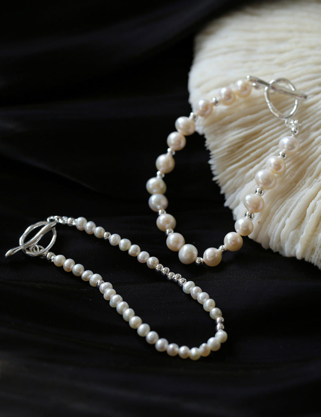 Simple OT Buckle Pearl Bracelet