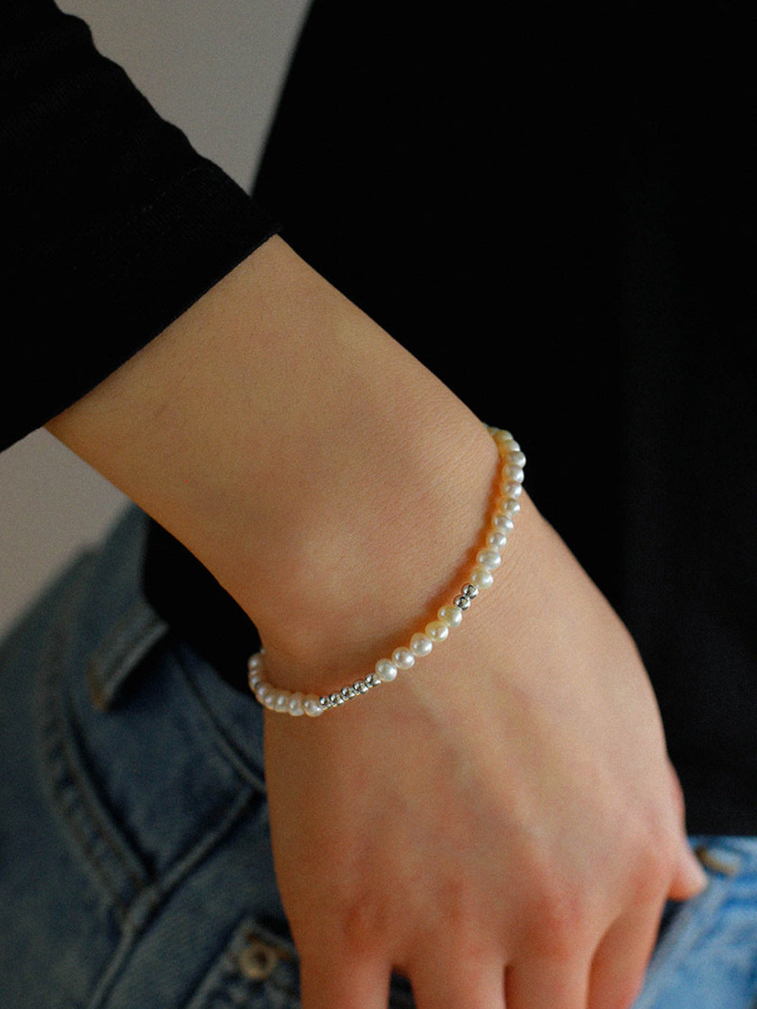 Simple OT Buckle Pearl Bracelet