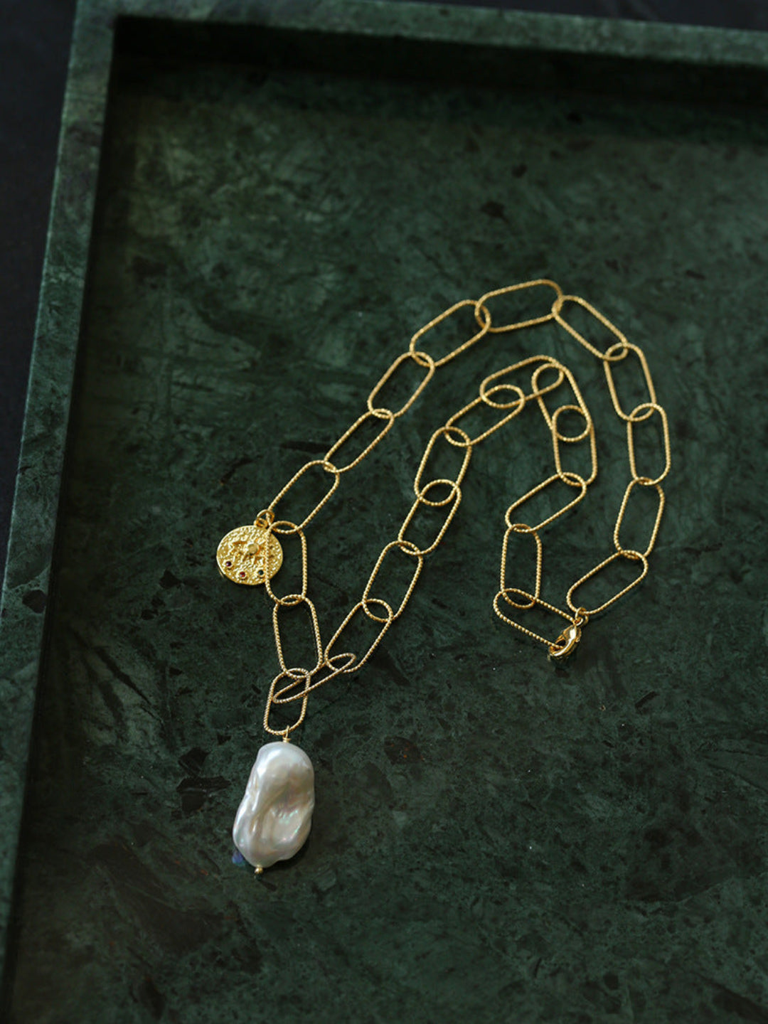 Metal Chain Baroque Pearl Pendant Necklace