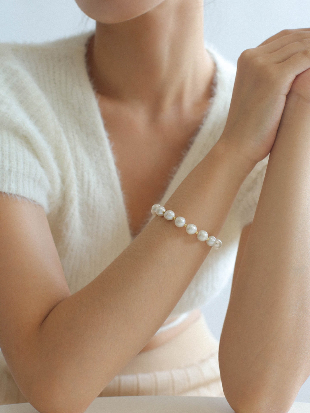 Magnetic Buckle Crepe Pearl Bracelet