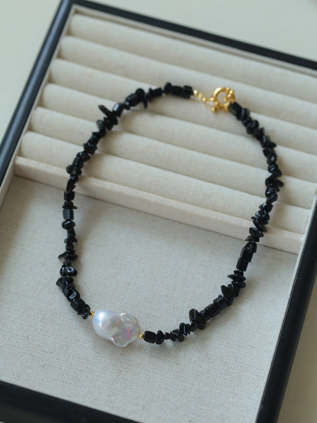 Special-Shaped Black Agate Baroque Choker Necklace