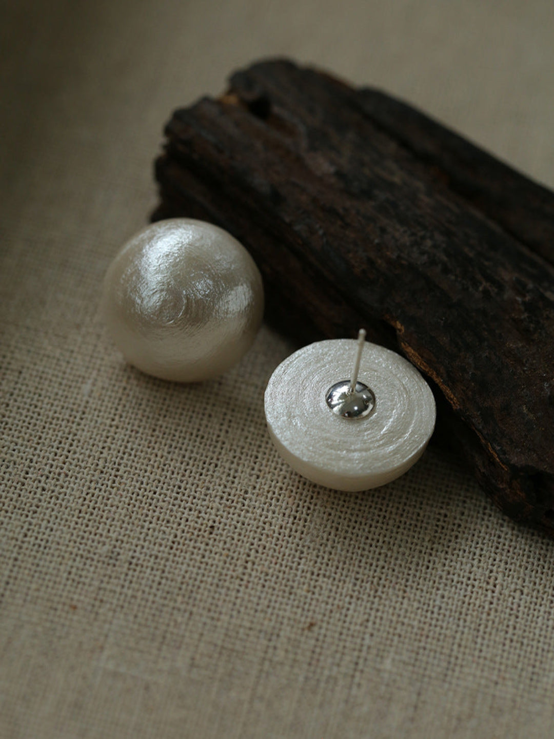 Flying Saucer Cotton Pearl Stud Earrings