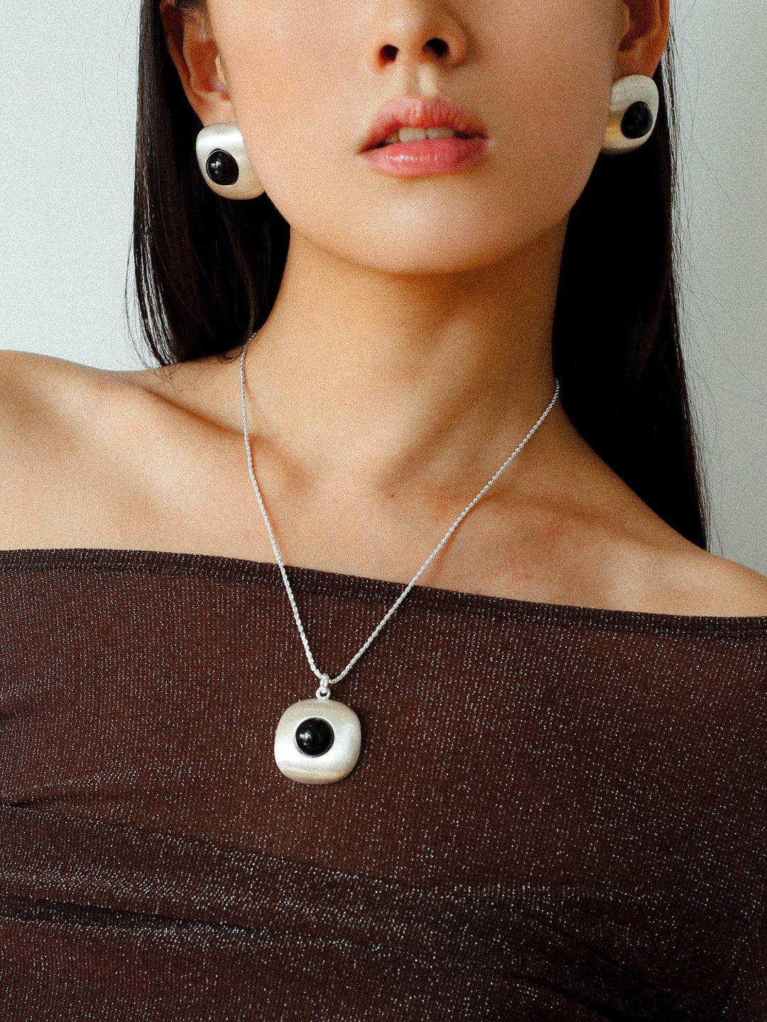 Brushed Metal Agate Pendant Necklace