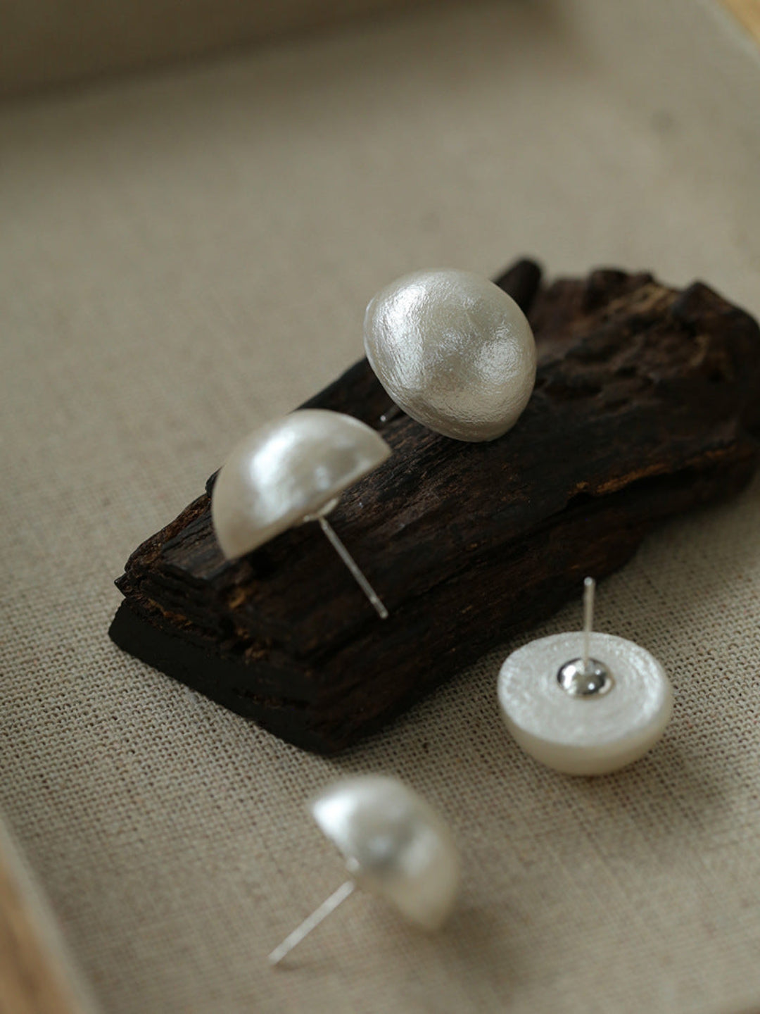 Flying Saucer Cotton Pearl Stud Earrings