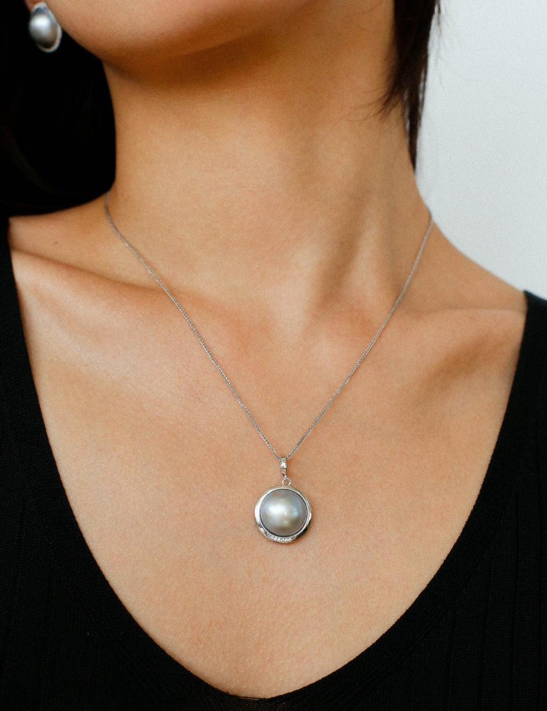 Zircon Seawater Mabe Pearl Pendant Necklace - Gembea Jewelry