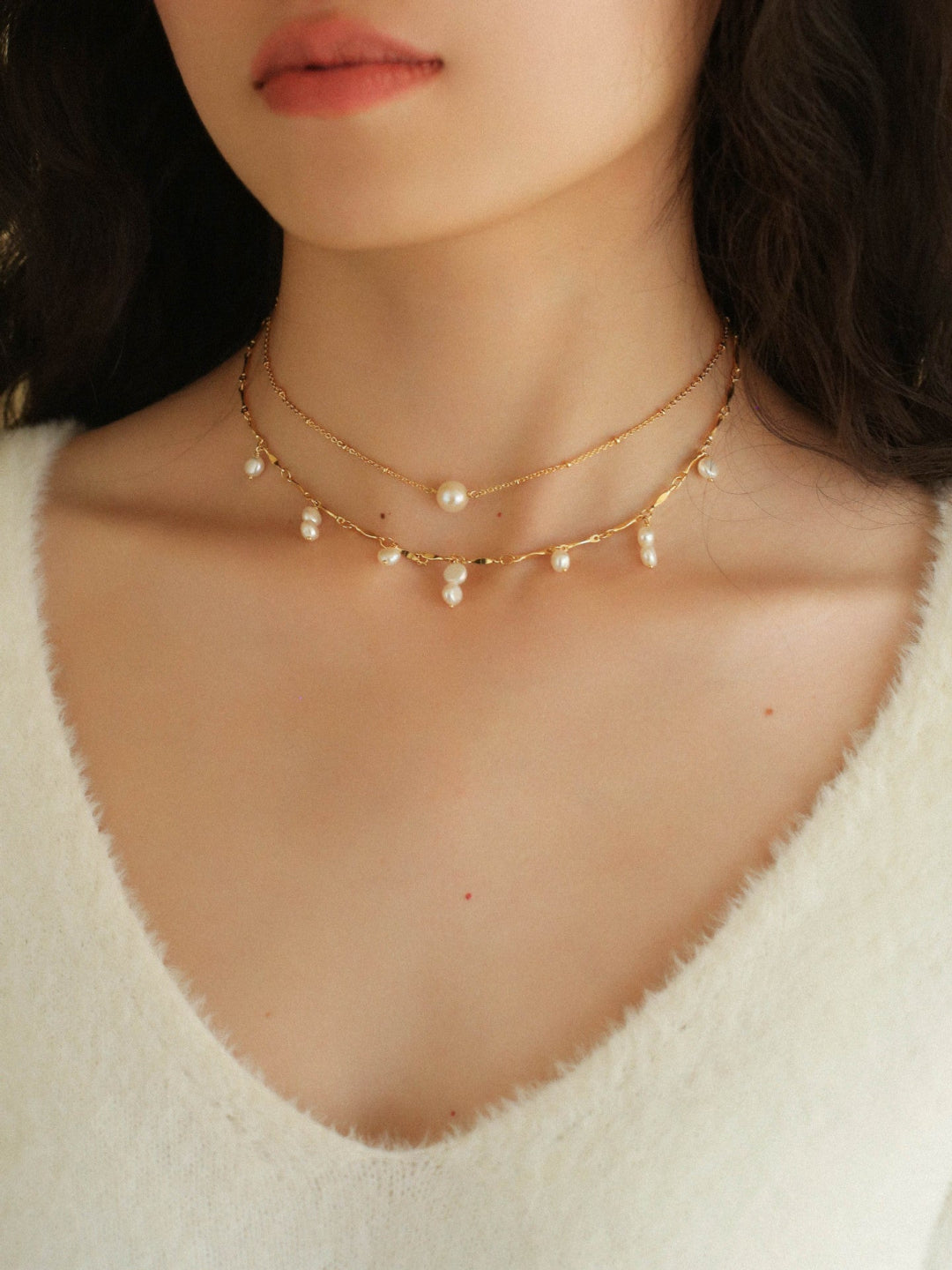 Overlay Natural Pearl Pendant Necklace