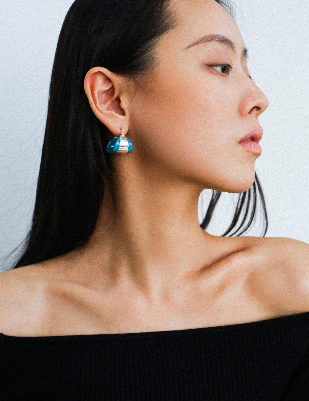 Simple Enamel Glaze Curved Hoop Earrings - Gembea Jewelry