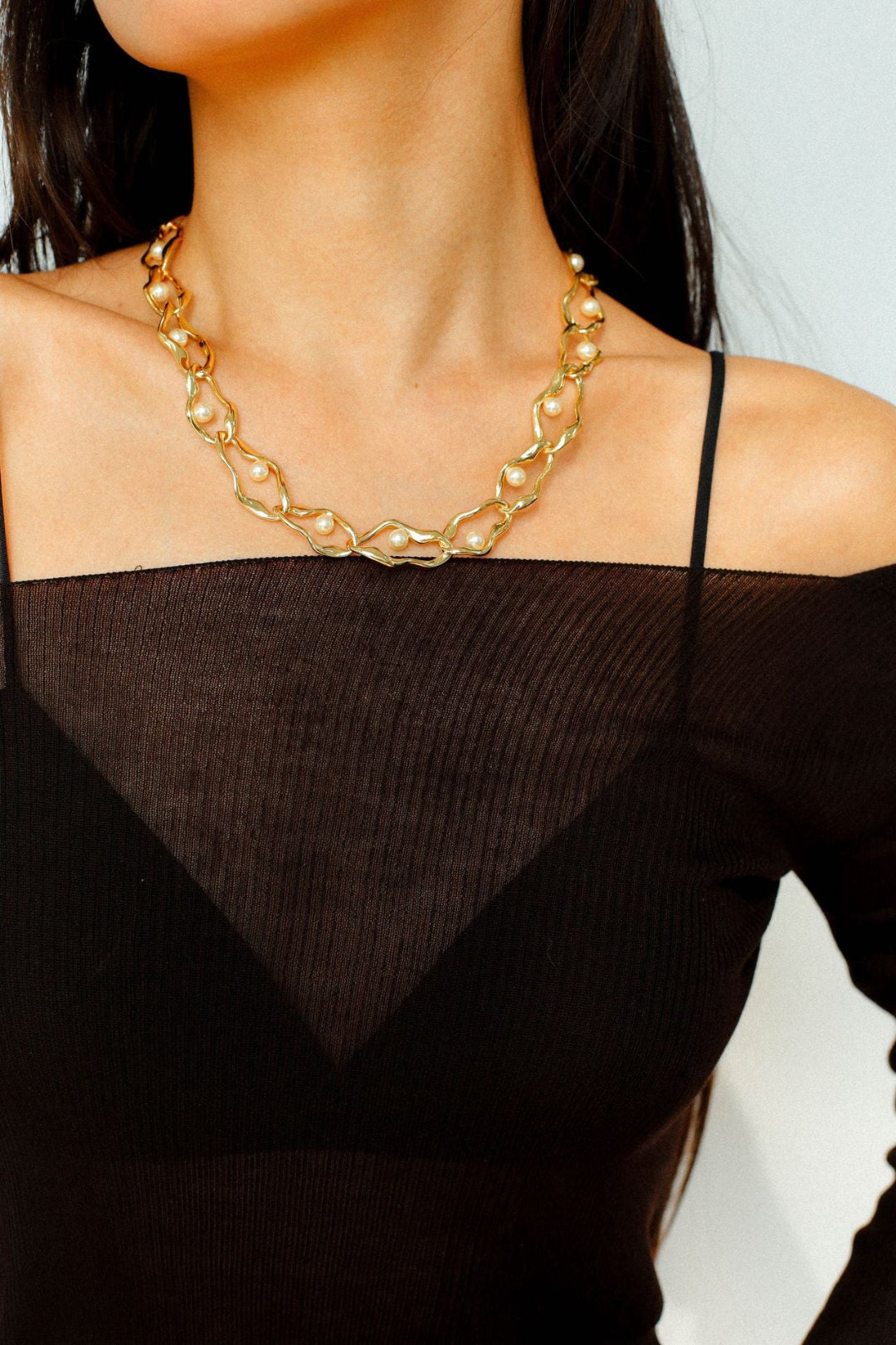 Geometric Twist Artificial Pearl Chain Necklace