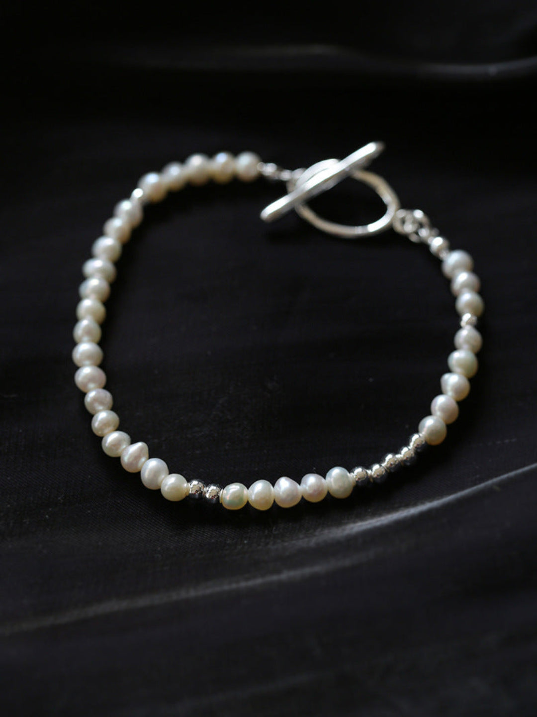 Simple OT Buckle Pearl Bracelet