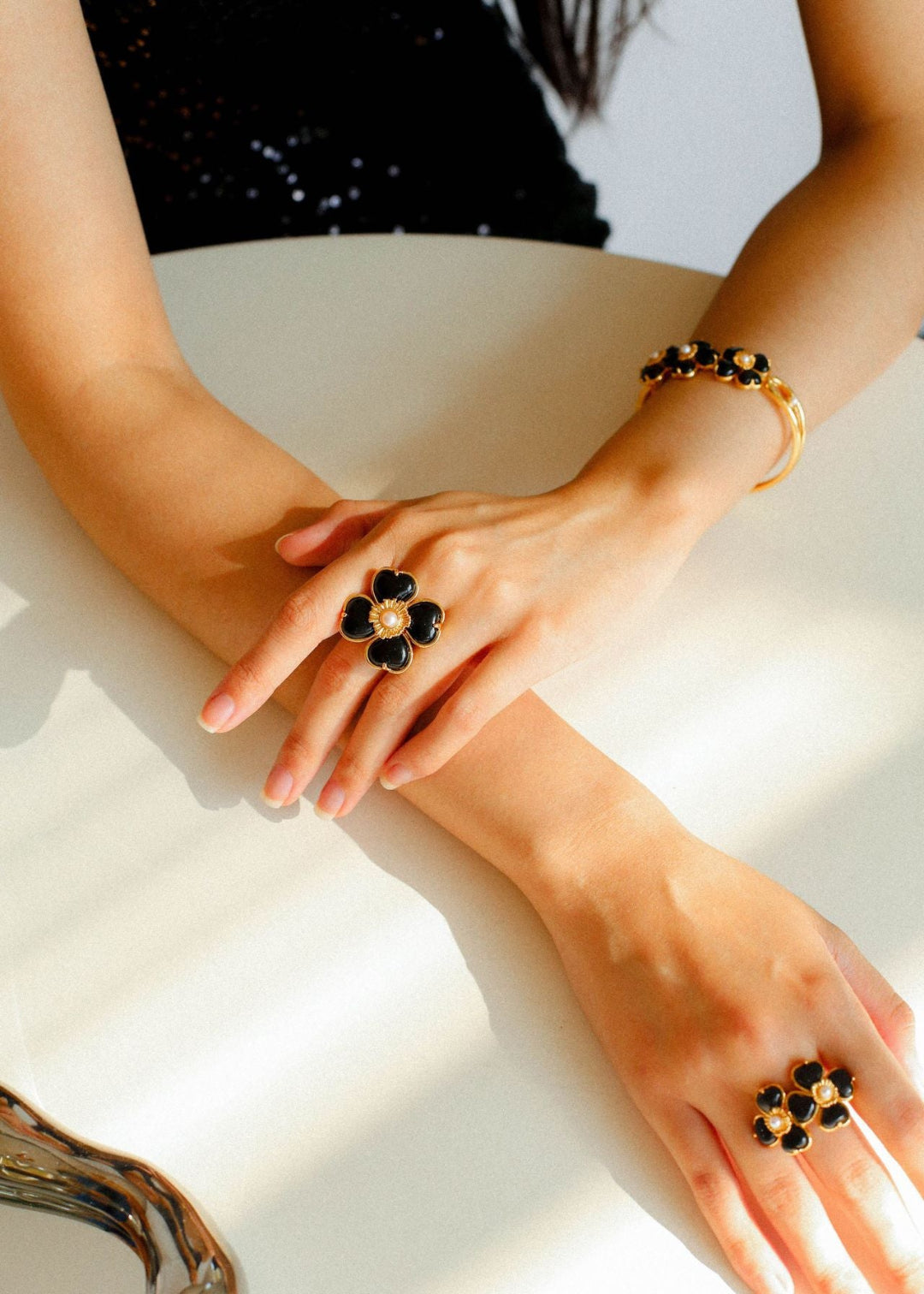 Single Four Leaf Clover Black Agate Crystal Ring