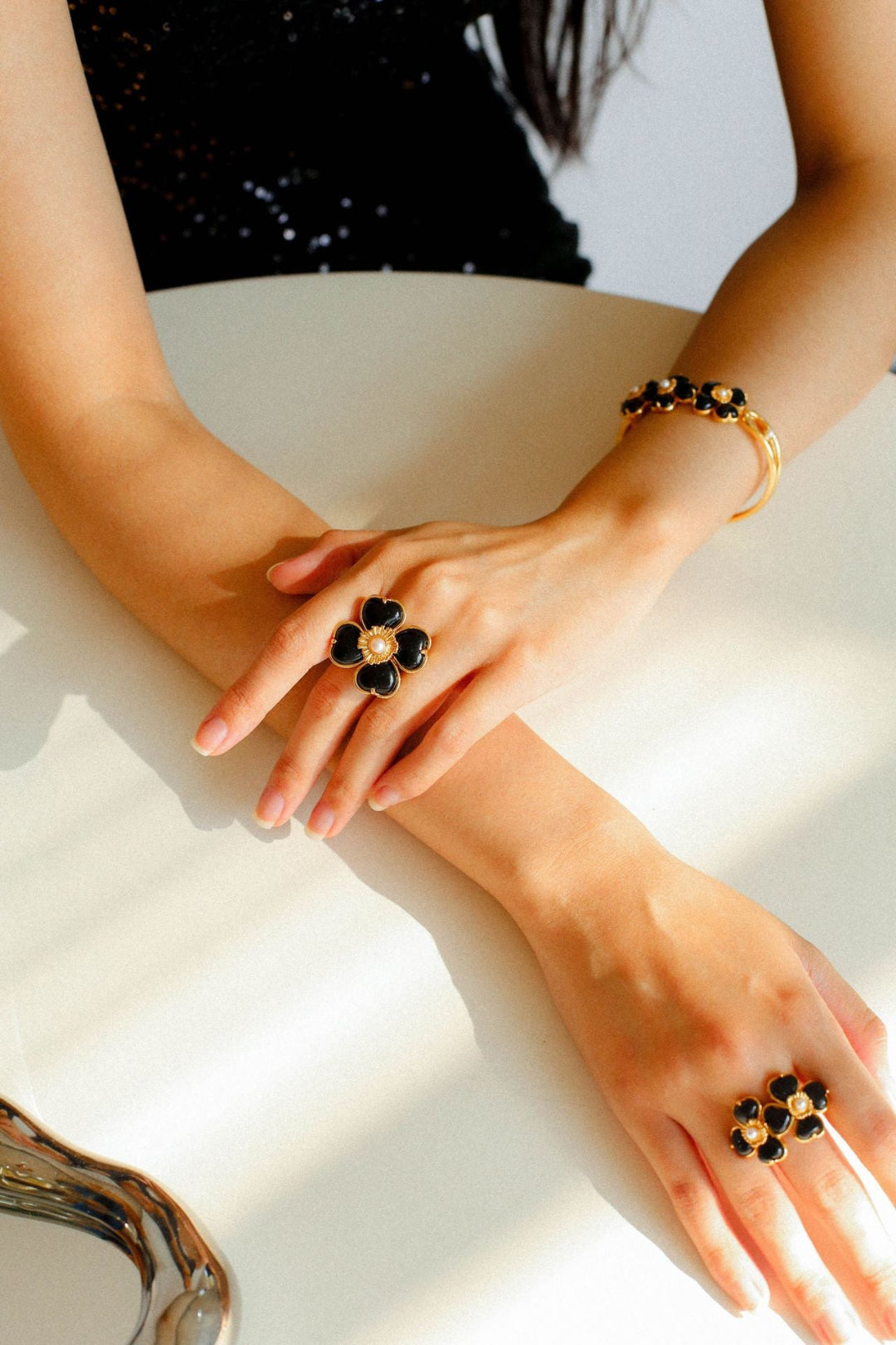 Single Four Leaf Clover Black Agate Crystal Ring