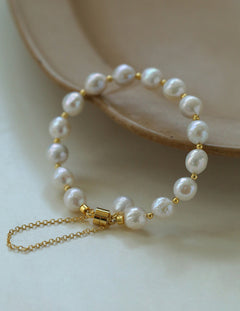 Magnetic Buckle Crepe Pearl Bracelet