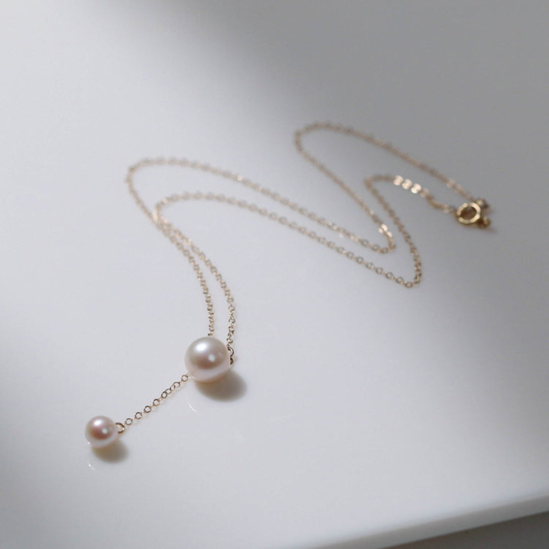 A Model Vintage 14K Gold Chain Pearl Necklace